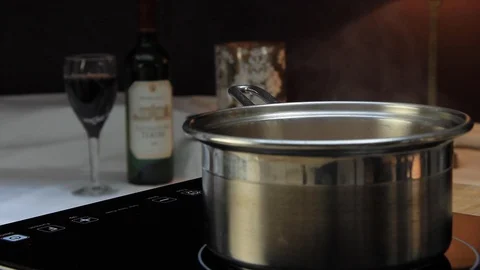 Chef Stirring Sauce Stockbeeldmateriaal 122750829