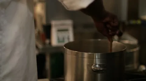 Chef stirring soup 스톡 동영상 10680227