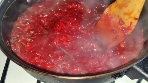 The chef stirs the borscht saute Stock Footage 230015074