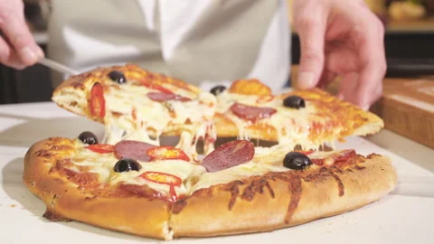Chef Taking Piece Fresh Baked Pizza With Tasty Stretchy Cheese. Vidéo 169876871