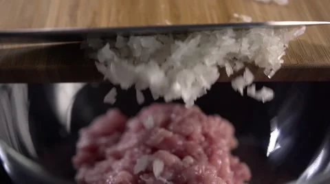 Chef throws the chopped onion 스톡 동영상 64544353