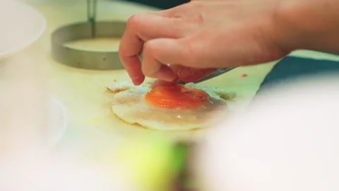 Chef Trim Cut fried egg Stock-Footage 156453151