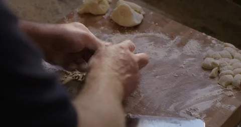 Chef Working With Dough Vídeo Stock 105371038