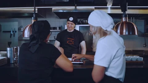 Chefs taste the dish Stock Footage 201757127