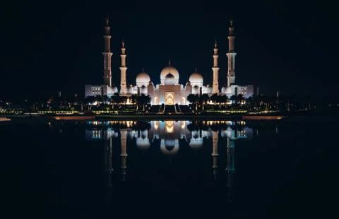 Cheikh Zayed Mosque in Abu Dhabi at night Stock Photos