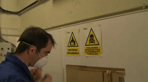 Chemical worker 스톡 동영상 33819932