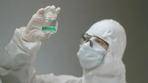 Chemistry scientists into the lab doing experiments Stock Footage 146513095