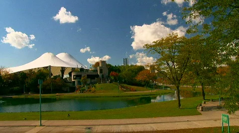Chene Park on Detroit's riverfront Video stock 538042