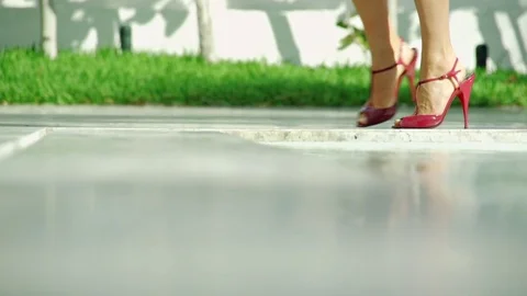 Cherry Red High Heels in Miami Beach Vídeos de archivo 72365220
