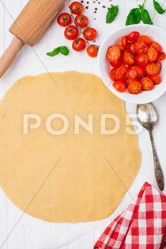 Cherry tomato tart. Cooking process. Stock Photos