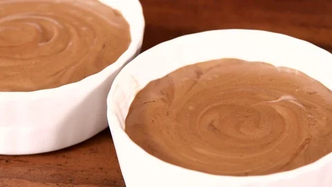 Cherry Topping on Chocolate Mousse 動画素材 82636708