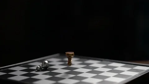 Chess falling on chess board loser concept Slow motion Vidéo 106800165