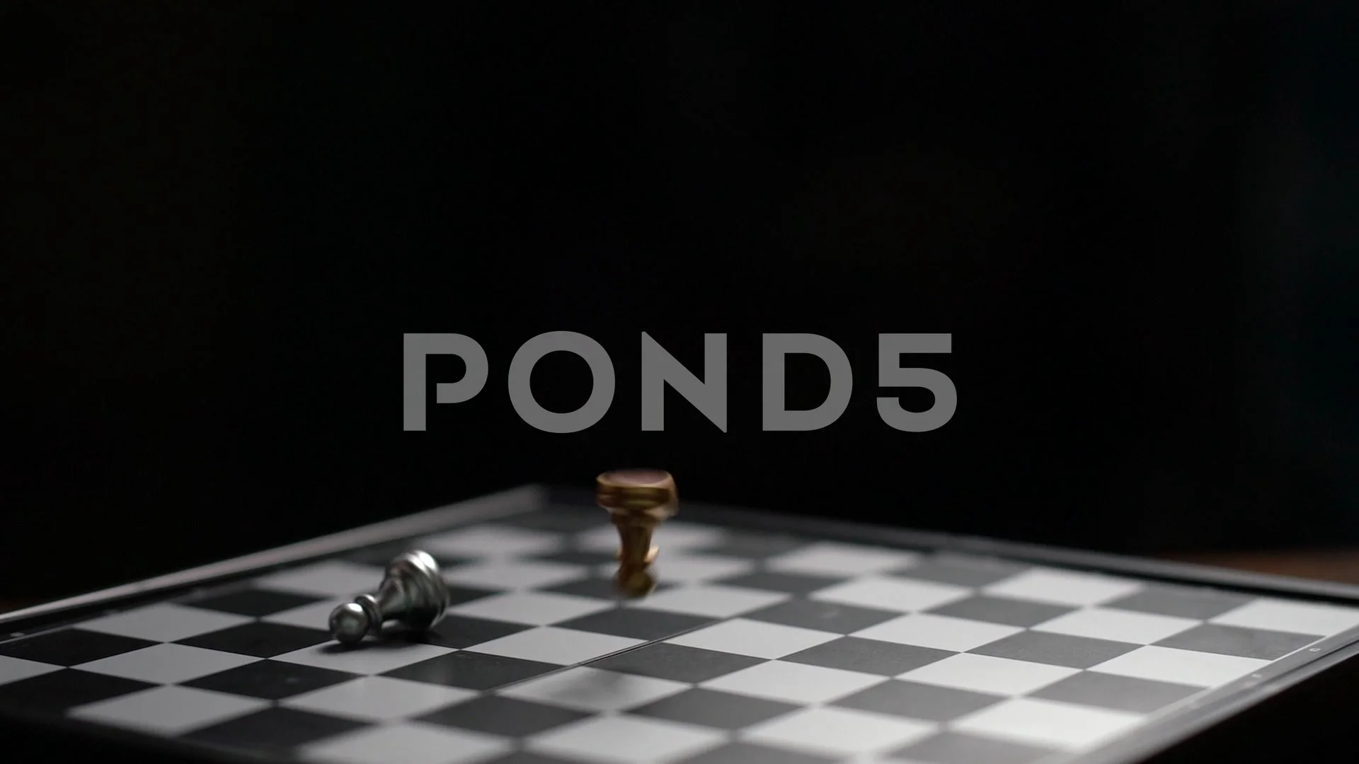 Black chess piece falling over, Stock Video