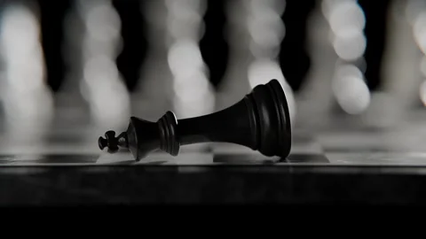 Chess King Piece Lying Fallen on a Marble Board in a Dark Room Vídeos de archivo 331109944