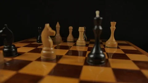 The chess player checkmate with white queen to the black king. The King Fell Vidéo 129680016