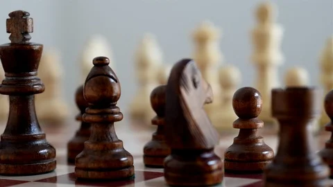 Chess, start setting up, view goes from black to white (with slider) 스톡 동영상 110928959