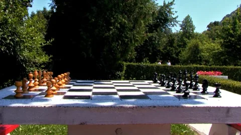 Chess Table In The Park Vídeo Stock 8508511