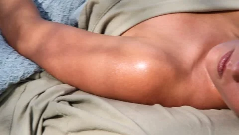 Chest massage 6880 Stock Footage 2741602