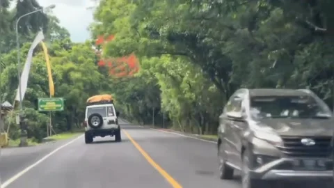 Chevrolet Trooper Jeep Stock Footage 221312580