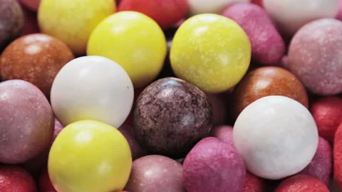Chewing gum of different colors 動画素材 95324899