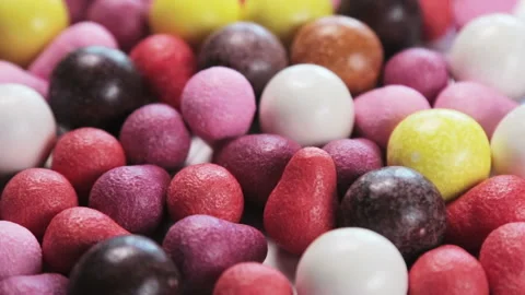 Chewing gum of different colors 動画素材 95324977
