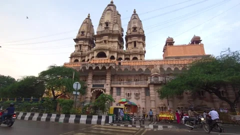 Chhatarpur Mandir: A Pilgrimage Destination 스톡 동영상 326287022
