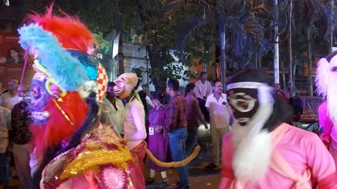 Chhou dance of purulia performing road shows  at calcutta Video stock 220061333