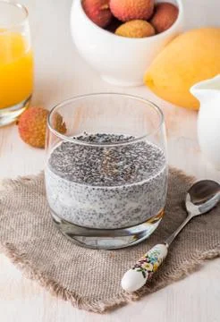 Chia seed pudding  with mangoes and tangerines Foto stock