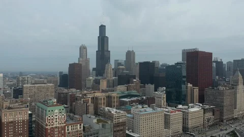 Chicago Aerial 4K (High angle to low angle) Stock Footage 114640427