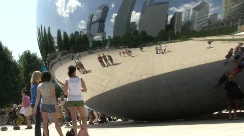 Chicago Cloudgate Tourist Teens 動画素材 498448