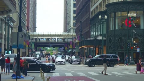 Chicago Downtown Intersection With Fast Time lapse Traffic And Pedestrians Video stock 336023055