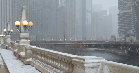 Chicago downtown snowing winter river bridge Stock Footage