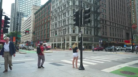 Chicago Downtown Time lapse With Traffic And Pedestrians At Busy Intersection Video stock 336008717