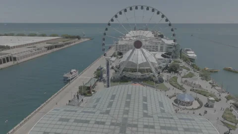 Chicago Ferris Wheel Orbit 動画素材 211885601