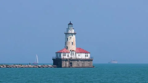 Chicago Harbor Lighthouse in the middle of Lake Michigan. Stock-Footage 246727596