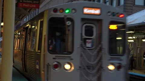 Chicago L Train Arrives at station Stock Footage 341483290