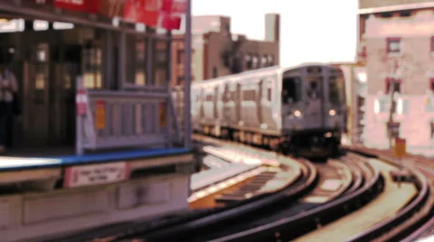 Chicago L Train Comes Around a Bend, Rack Focus Stock Footage 50415808