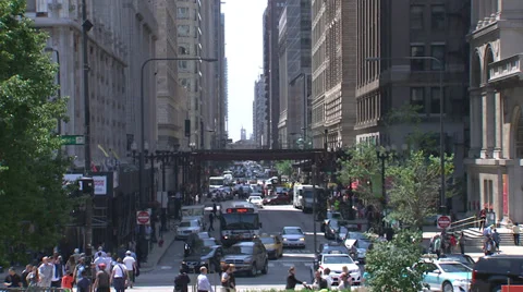 Chicago L train traveling left to right Stock Footage 39933674