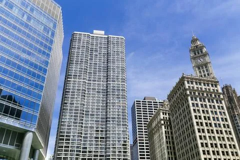  Chicago Loop with blue sky Chicago, USA - May 24, 2014: Facades of severa... Foto stock