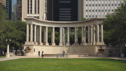 Chicago Millenium Monument 1 Stock Footage 276904462