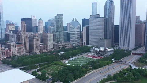 Chicago - Millennium Park at Sunrise Pull - 4K Aerial 스톡 동영상 158612380