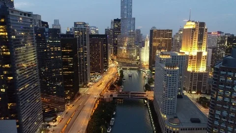 Chicago River at Dusk 库存影片 94222489