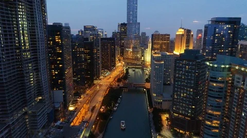 Chicago River at Night 库存影片 94975817