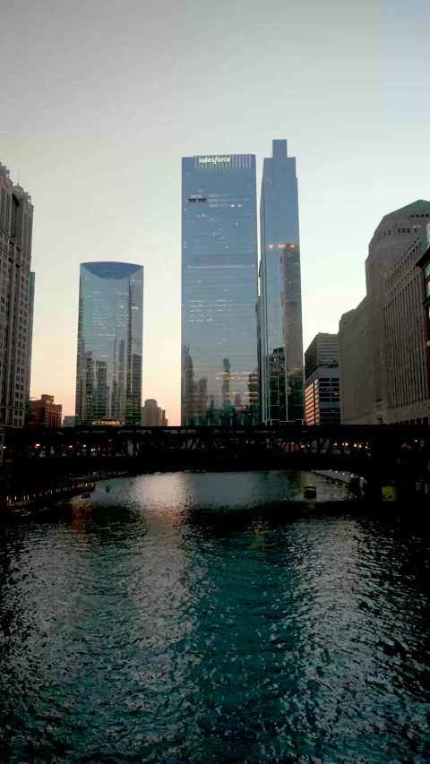 Chicago River Skyline at Dusk Slow Motion Stock Footage 331968682