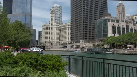 Chicago River Walk - Live Background Stockbeeldmateriaal 163543373