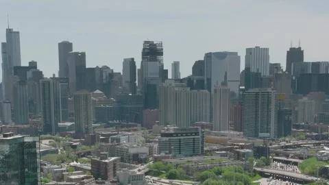 Chicago skyline aerial view featuring dense downtown skyscrapers and city t.. Stock-Footage 334702735