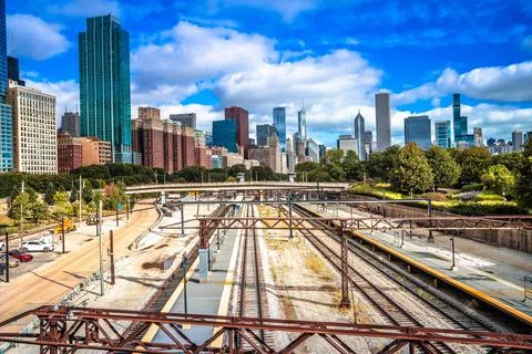 Chicago skyline and train yard view Fotos de archivo