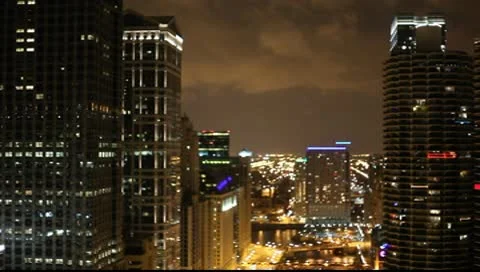 Chicago Skyline on a cloudy Night Vídeo Stock 9482704