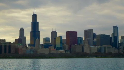 Chicago skyline during a cloudy sunrise Video stock 89513611