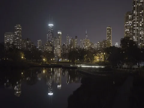 Chicago - Skyline Reflection in Pond at Night - 4K Realtime Video stock 81014029